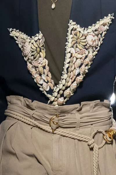 Look 43